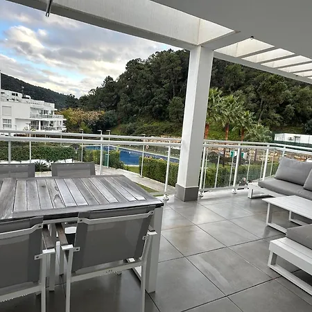 Riverside Pool & Mountain View * Benahavis