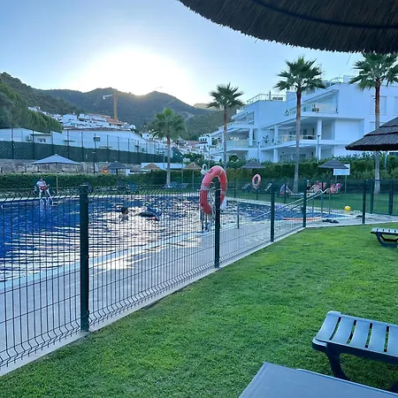 Riverside Pool & Mountain View Apartment *