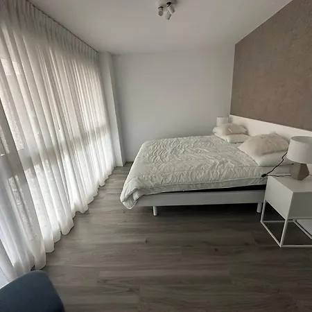Riverside Pool & Mountain View Апартаменты