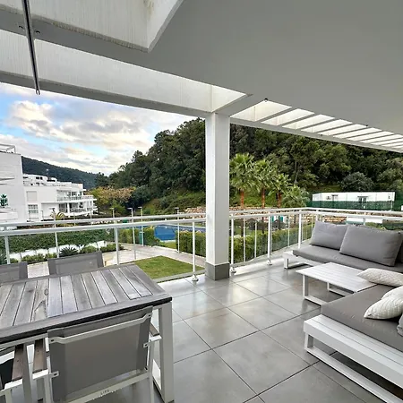 Riverside Pool & Mountain View Апартаменты